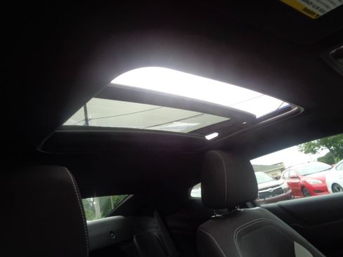 Used 2017 Chevrolet Camaro LT RWD image 29