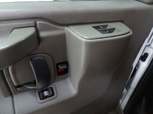 Used 2019 Chevrolet Express 3500 w/ Power Convenience Package RWD image 16