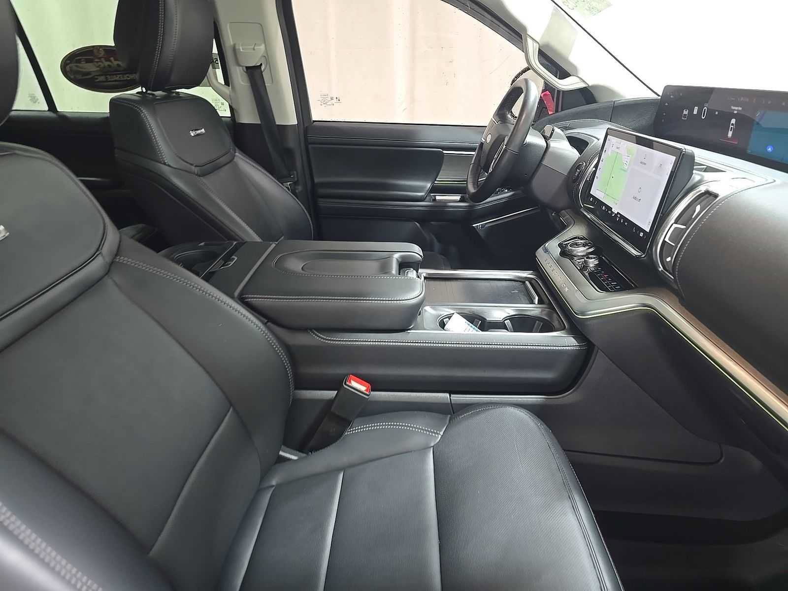 Used 2026 Ford Expedition Platinum w/ Driver's Package AWD/4WD image 11