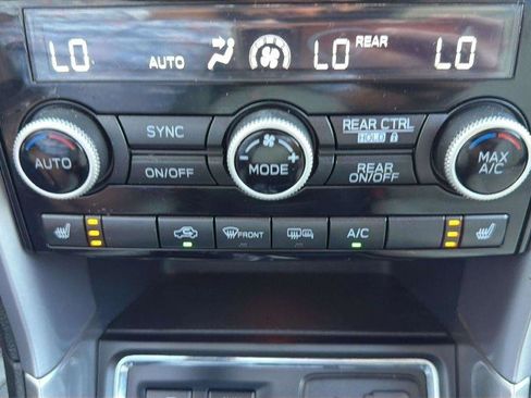 Used 2020 Subaru Ascent Limited AWD/4WD image 28
