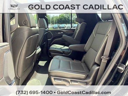 Used 2023 Cadillac Escalade Premium Luxury AWD/4WD image 18