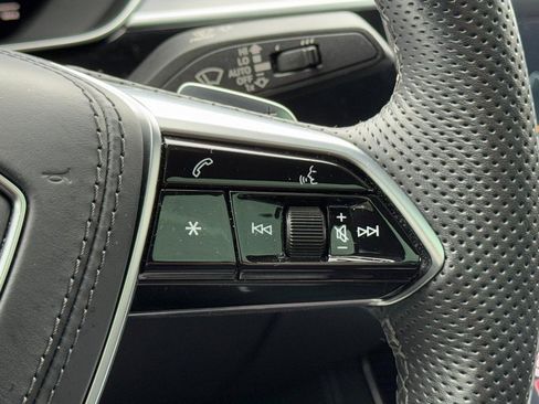 Used 2023 Audi S8 w/ S8 Executive Package image 18