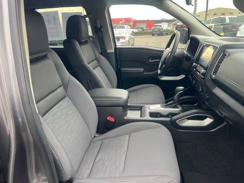 Used 2023 Nissan Frontier SV w/ Tow Package image 10