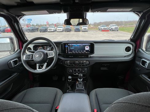 Used 2024 Jeep Wrangler Unlimited Sahara w/ Dual Top Group AWD/4WD image 14