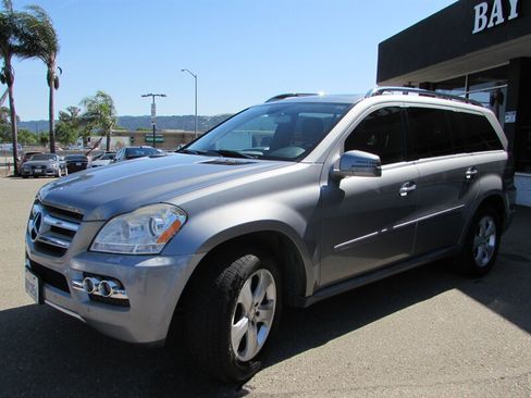 Used 2011 Mercedes-Benz GL 450 4MATIC image 3