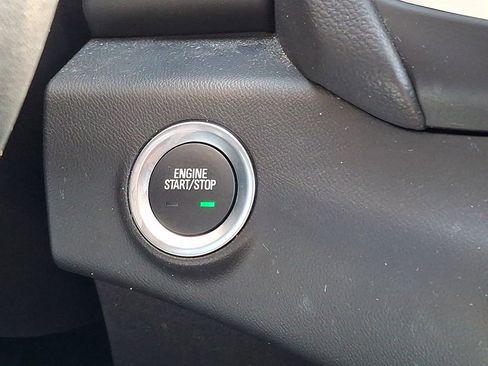 Used 2024 GMC Terrain SLT AWD/4WD image 22