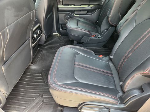 Used 2024 Ford Expedition Limited RWD image 29
