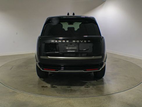 Used 2024 Land Rover Range Rover SE AWD/4WD image 5