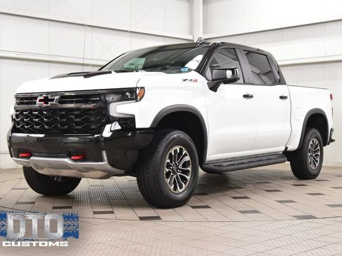 Used 2025 Chevrolet Silverado 1500 ZR2 w/ Technology Package AWD/4WD image 3