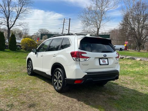 Certified 2023 Subaru Forester Limited image 3