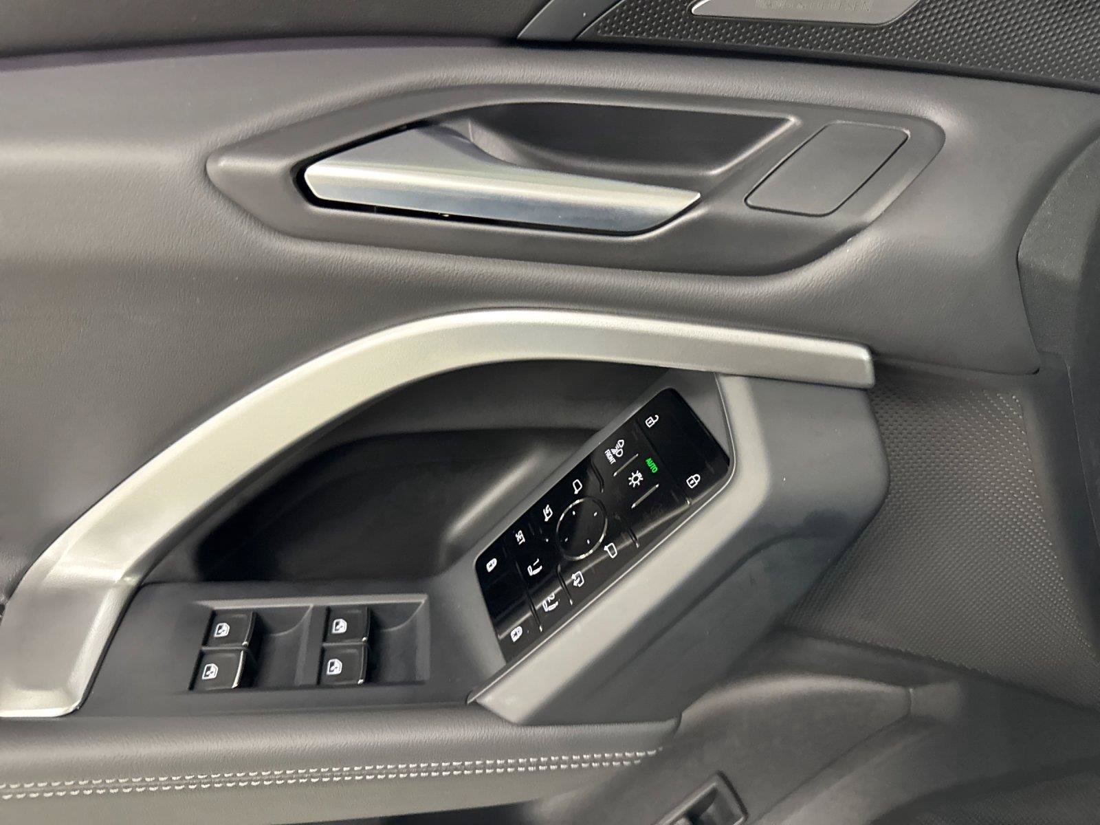 Certified 2026 Audi Q5 Premium Plus AWD/4WD image 11