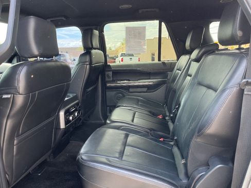 Used 2018 Ford Expedition Max XLT w/ Equipment Group 202A AWD/4WD image 13