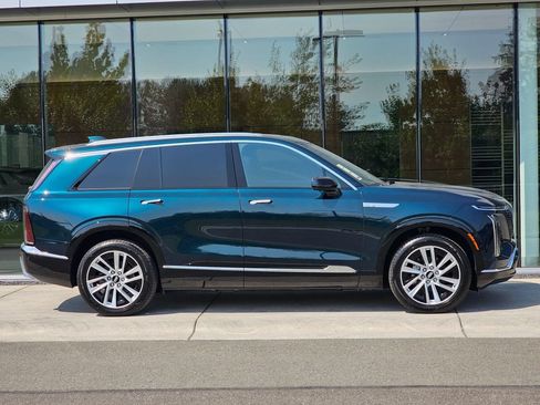 New 2027 Cadillac Vistiq Luxury AWD/4WD image 6