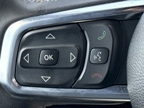 Used 2023 Jeep Wrangler Unlimited Sahara w/ Cold Weather Group AWD/4WD image 18
