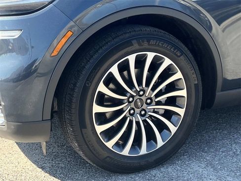 Used 2021 Lincoln Aviator Reserve w/ Elements Package Plus image 9