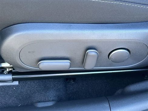 Certified 2025 Hyundai Kona SEL image 34