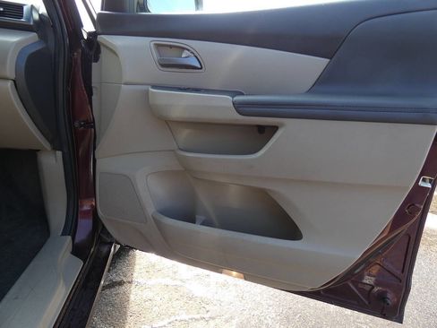Used 2011 Honda Odyssey Touring image 17