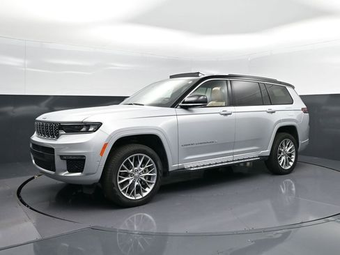 Used 2023 Jeep Grand Cherokee L Summit w/ Advanced Protech Group IV image 3