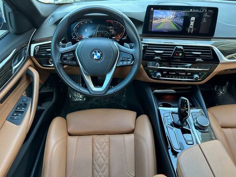 Used 2023 BMW 530i w/ Convenience Package image 13