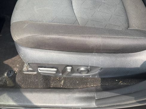 Used 2025 Toyota RAV4 XLE AWD/4WD image 14