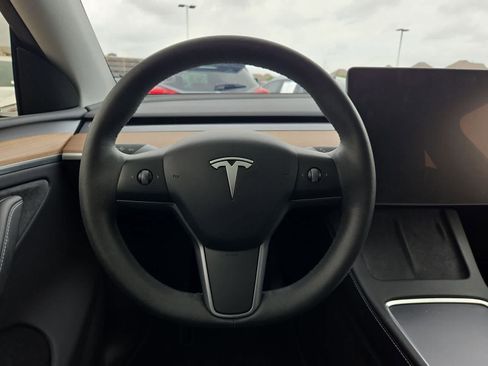 Used 2024 Tesla Model Y Long Range AWD/4WD image 20