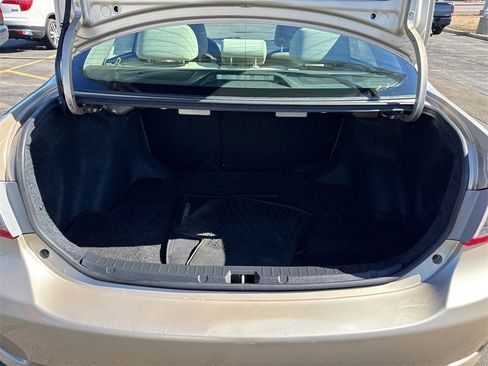 Used 2012 Toyota Corolla LE image 16