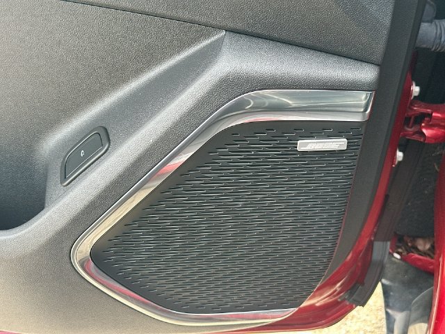 Used 2025 GMC Acadia Denali w/ LPO, Floor Liner Package FWD image 28