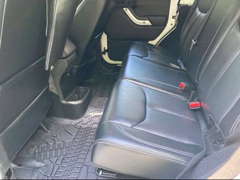 Used 2017 Jeep Wrangler Unlimited Sahara w/ Dual Top Group AWD/4WD image 25