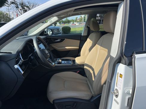 Used 2023 Audi Q8 Premium Plus w/ Premium Plus Package AWD/4WD image 13