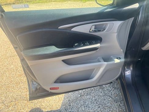 Used 2020 Honda Pilot LX image 14