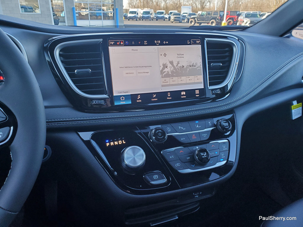 New 2026 Chrysler Pacifica Select w/ S Appearance Package FWD image 32