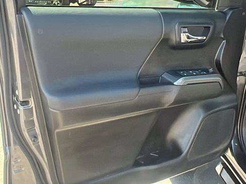 Used 2022 Toyota Tacoma 2WD Double Cab image 17