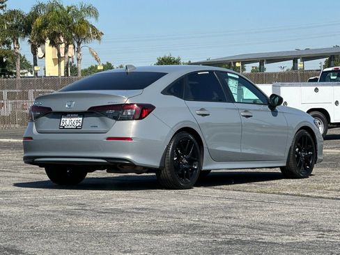 Used 2025 Honda Civic Sport image 3