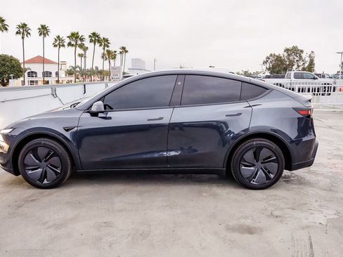 Used 2026 Tesla Model Y Long Range image 13