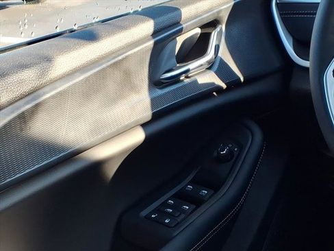 New 2025 Jeep Grand Cherokee Altitude image 12