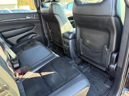 Used 2018 Jeep Grand Cherokee Altitude image 14