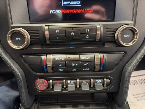 Used 2020 Ford Mustang Shelby GT350 w/ Technology Package RWD image 31