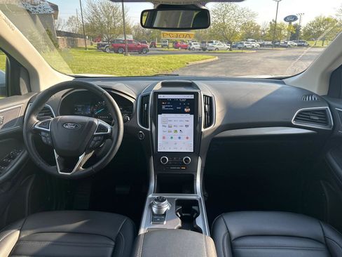 Used 2023 Ford Edge SEL w/ Convenience Package image 5