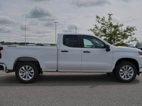Used 2020 Chevrolet Silverado 1500 Custom w/ Trailering Package AWD/4WD image 5