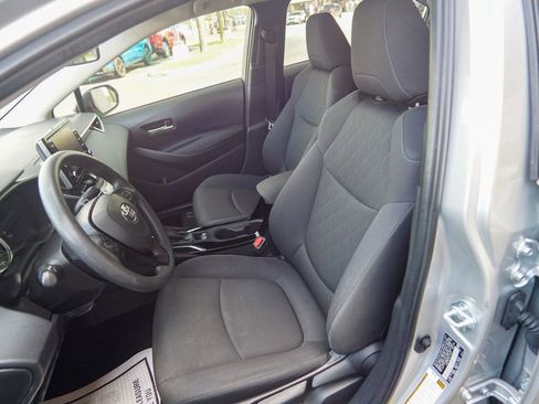 Used 2021 Toyota Corolla LE FWD image 17