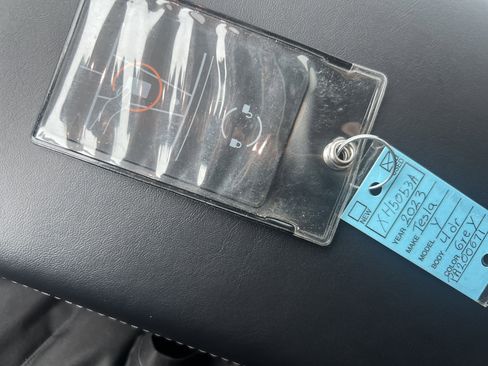 Used 2023 Tesla Model Y Long Range image 37