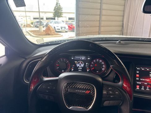 Used 2016 Dodge Challenger R/T w/ Driver Convenience Group RWD image 21