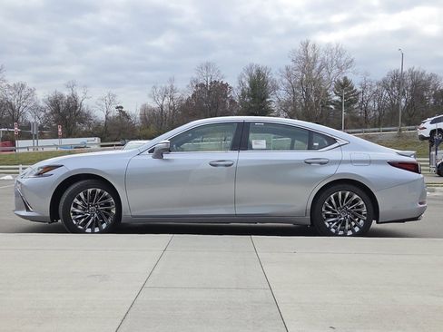 New 2025 Lexus ES 350 Ultra Luxury image 26