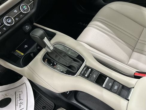 Used 2025 Honda HR-V EX-L image 17