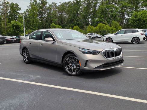 Certified 2026 BMW 530i xDrive w/ Premium Package image 2