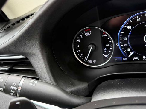 Used 2024 Buick Enclave Avenir image 18