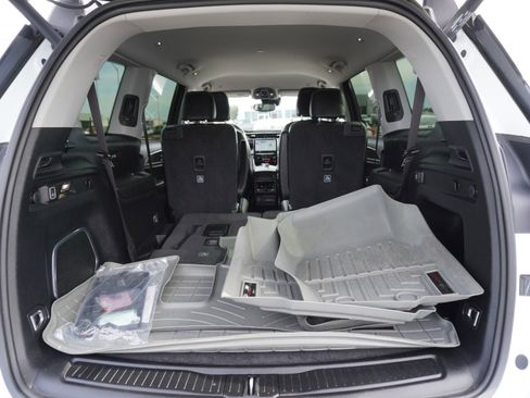 Used 2021 Jeep Grand Cherokee L Limited image 12