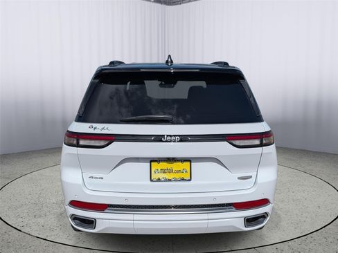 Used 2025 Jeep Grand Cherokee Summit AWD/4WD image 4
