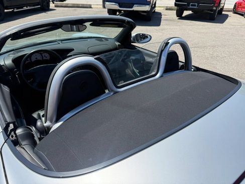 Used 1999 Porsche Boxster RWD image 33