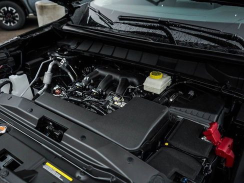 New 2025 Nissan Pathfinder SL w/ SL Premium Package image 7